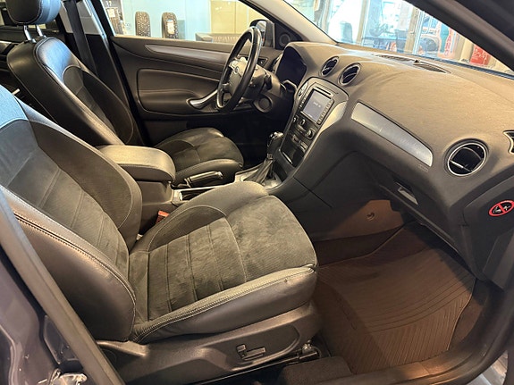 Ford Mondeo 17 of 25