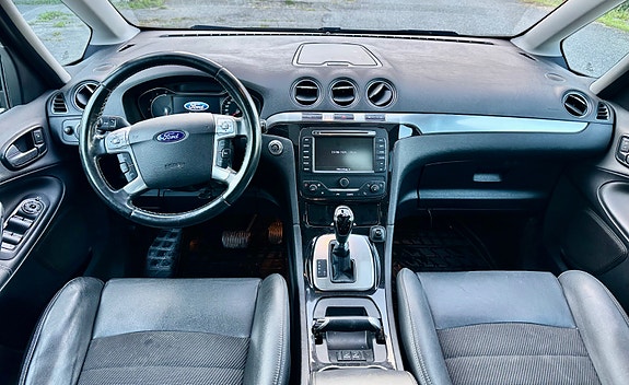 Ford Galaxy 12 of 15