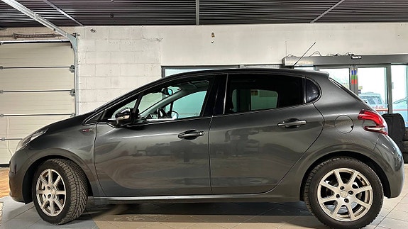 Peugeot 208 2 of 30