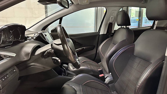 Peugeot 208 12 of 30