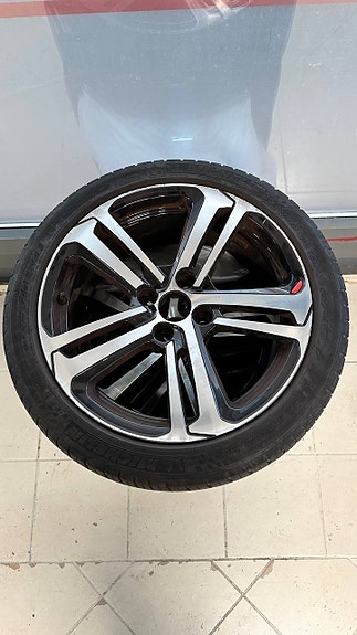 Peugeot 208 16 of 30