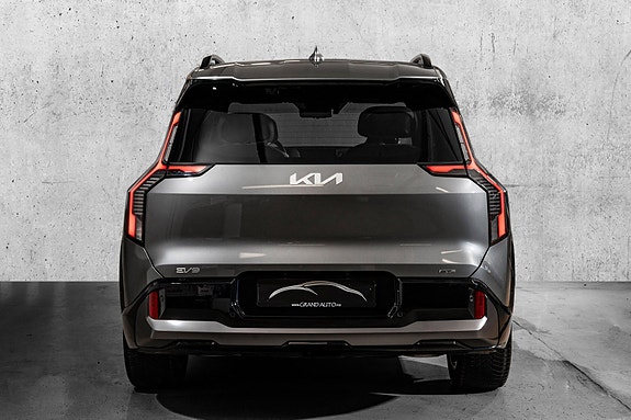 Kia EV9 4 of 30