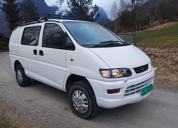 Mitsubishi L400 7 of 11