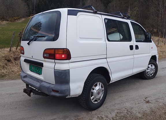 Mitsubishi L400 6 of 11