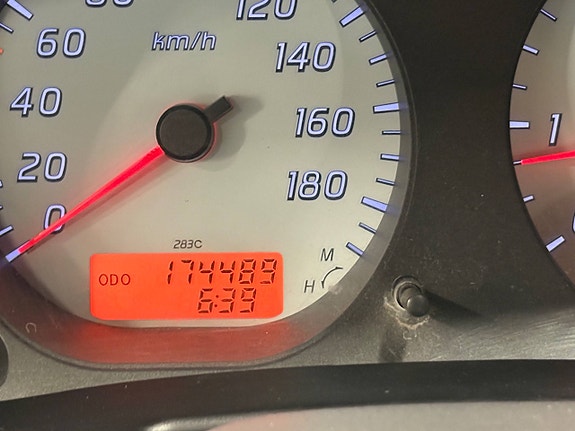 Nissan NP300 12 of 18