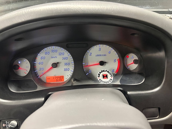 Nissan NP300 11 of 18