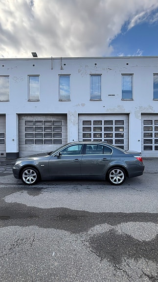 BMW 523i 10 of 12