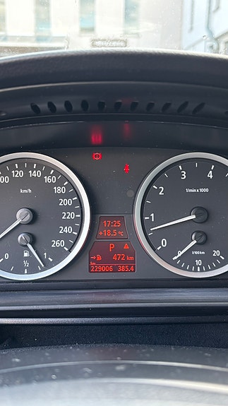BMW 523i 11 of 12