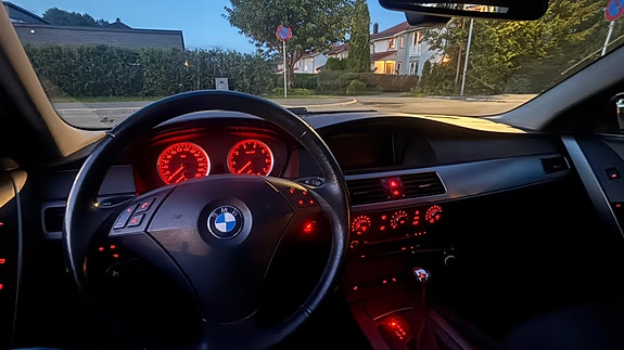 BMW 523i 4 of 12