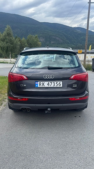 Audi Q5 2 of 8