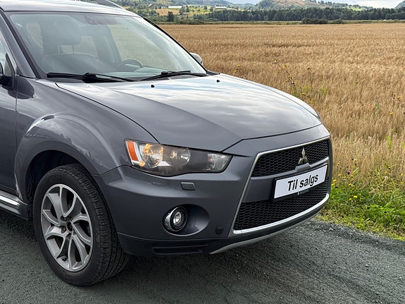 Mitsubishi Outlander 2 of 20