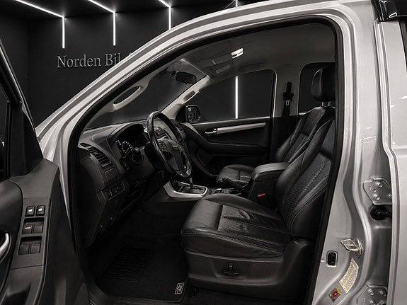 Isuzu D-max 10 of 30