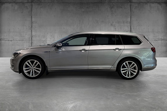 Volkswagen Passat 8 of 23