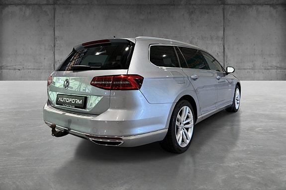 Volkswagen Passat 5 of 23