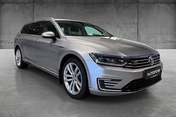 Volkswagen Passat 3 of 23
