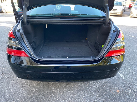 Mercedes-Benz S320 22 of 22