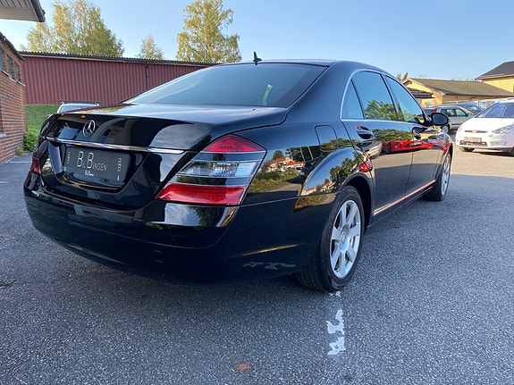 Mercedes-Benz S320 6 of 22