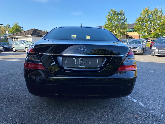 Mercedes-Benz S320 5 of 22