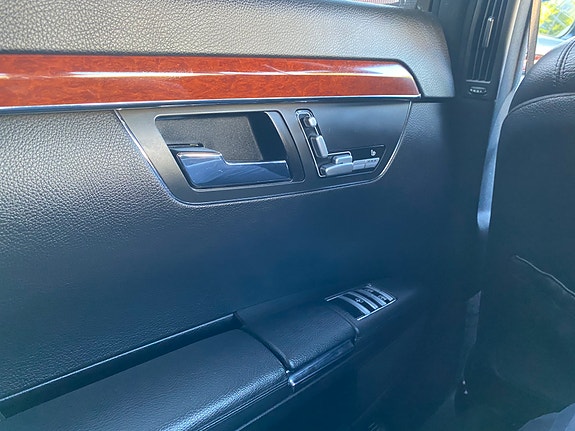 Mercedes-Benz S320 17 of 22
