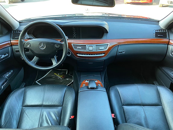 Mercedes-Benz S320 10 of 22