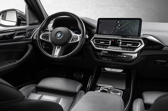 BMW iX3 24 of 29