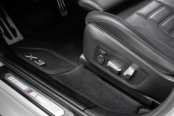 BMW iX3 16 of 29