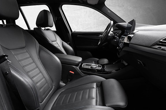 BMW iX3 28 of 29