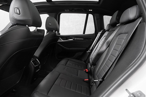 BMW iX3 18 of 29