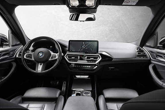 BMW iX3 20 of 29