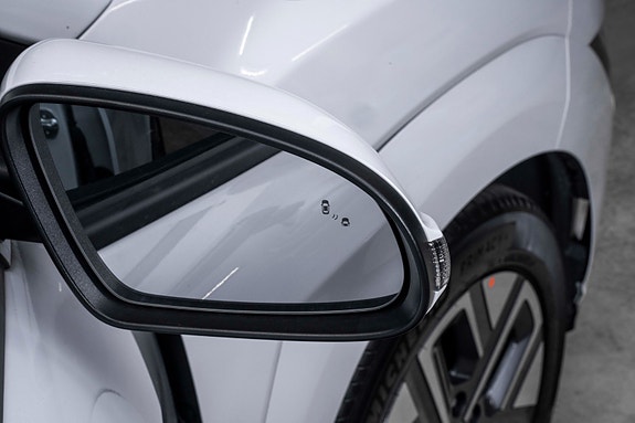 Hyundai Kona 9 of 30