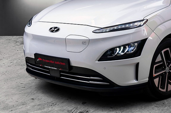 Hyundai Kona 2 of 30