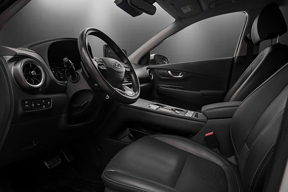 Hyundai Kona 12 of 30