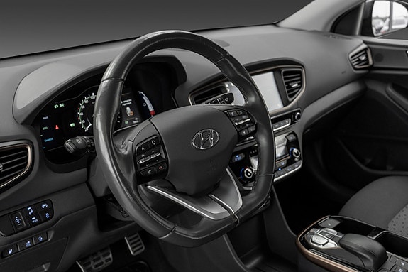 Hyundai IONIQ 18 of 25