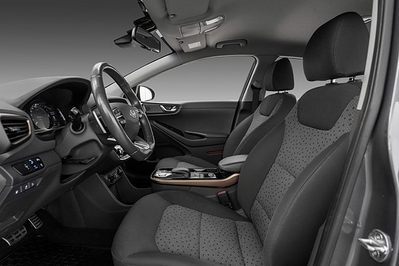 Hyundai IONIQ 19 of 25