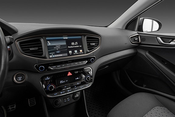 Hyundai IONIQ 12 of 25