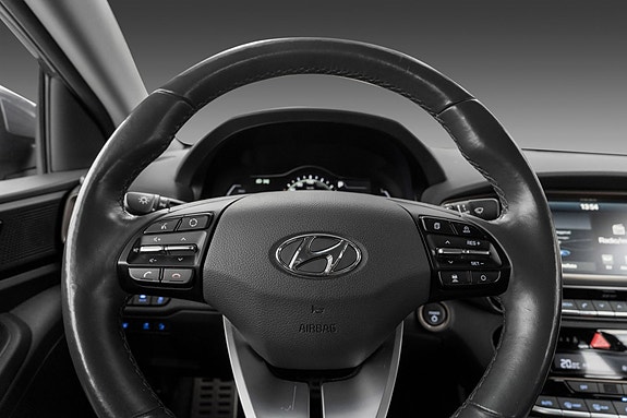 Hyundai IONIQ 10 of 25