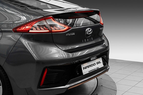 Hyundai IONIQ 8 of 25