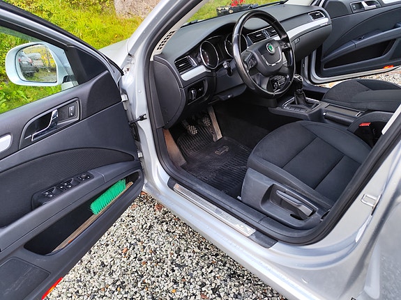 Skoda Superb 10 of 18