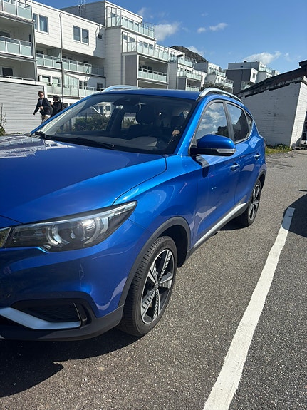MG ZS EV 4 of 6