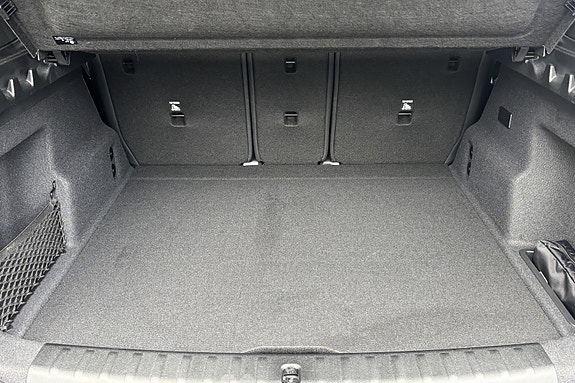 BMW iX1 29 of 30