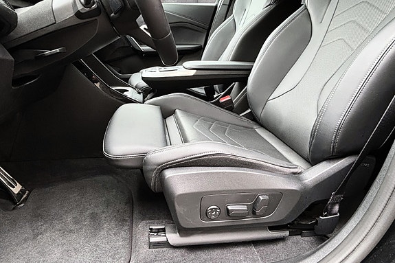 BMW iX1 14 of 30