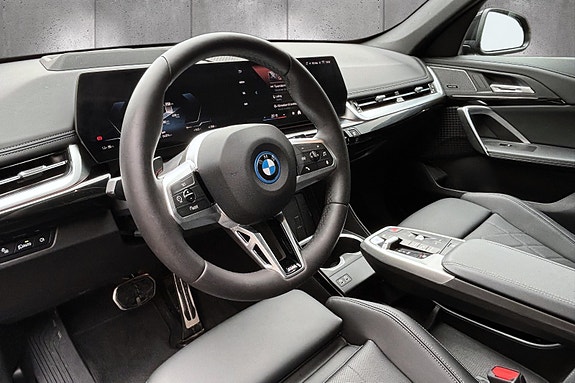 BMW iX1 12 of 30