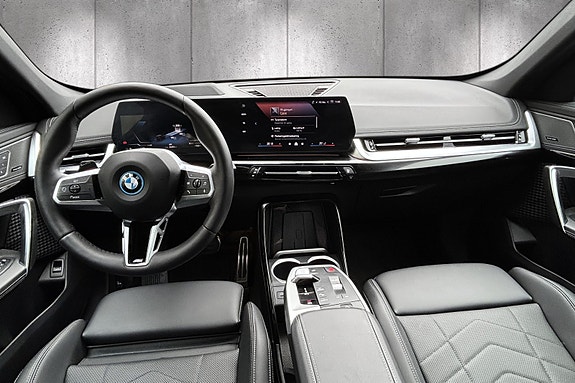 BMW iX1 15 of 30