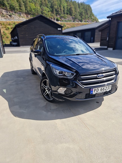 Ford Kuga 4 of 18