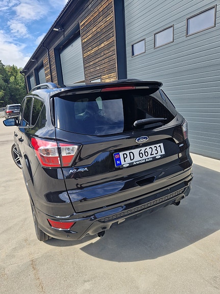 Ford Kuga 2 of 18