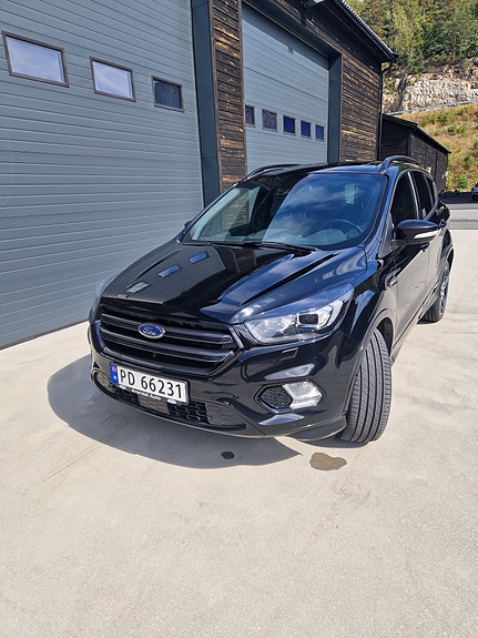 Ford Kuga 3 of 18