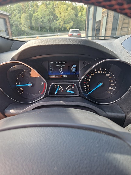 Ford Kuga 12 of 18