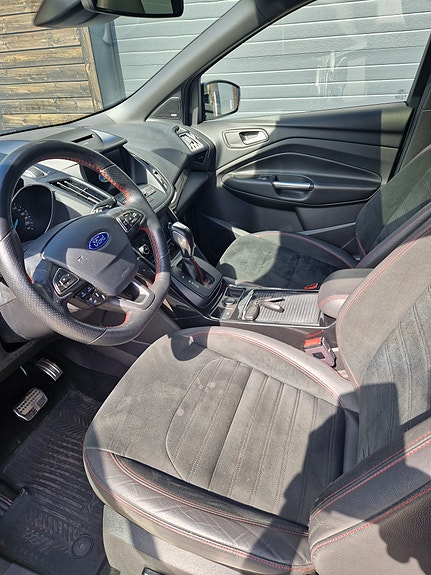 Ford Kuga 9 of 18