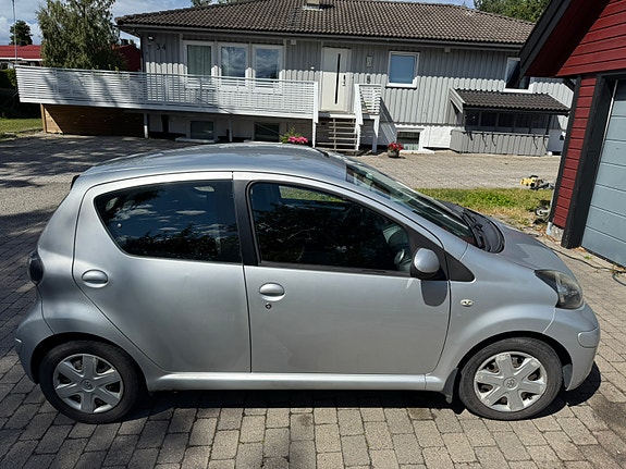 Toyota Aygo 5 of 11