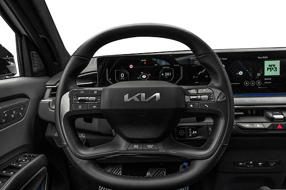 Kia EV9 14 of 30